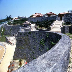 Les ruines des châteaux du royaume Ryukyu à Okinawa