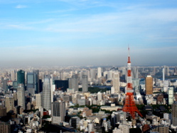 La copie japonaise de la Tour Eiffel situé dans la ville de Tokyo.