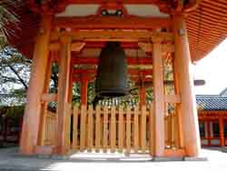 Voici un l’intérieur du temple Sanjūsangendo.
